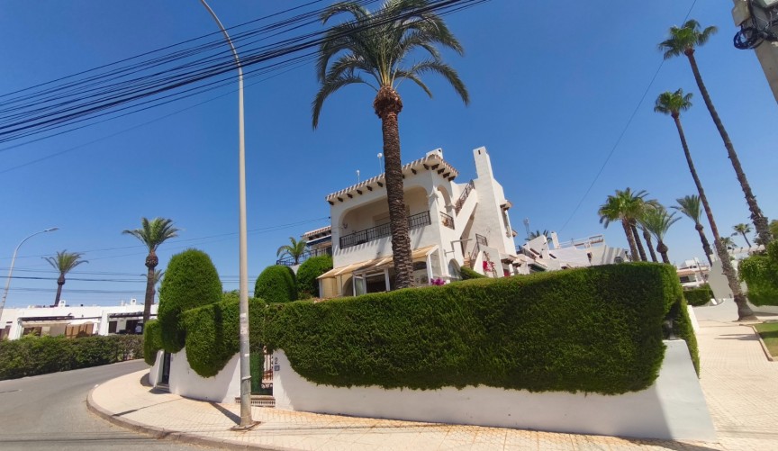 Återförsäljning - Bungalow -
Orihuela Costa - Villamartín