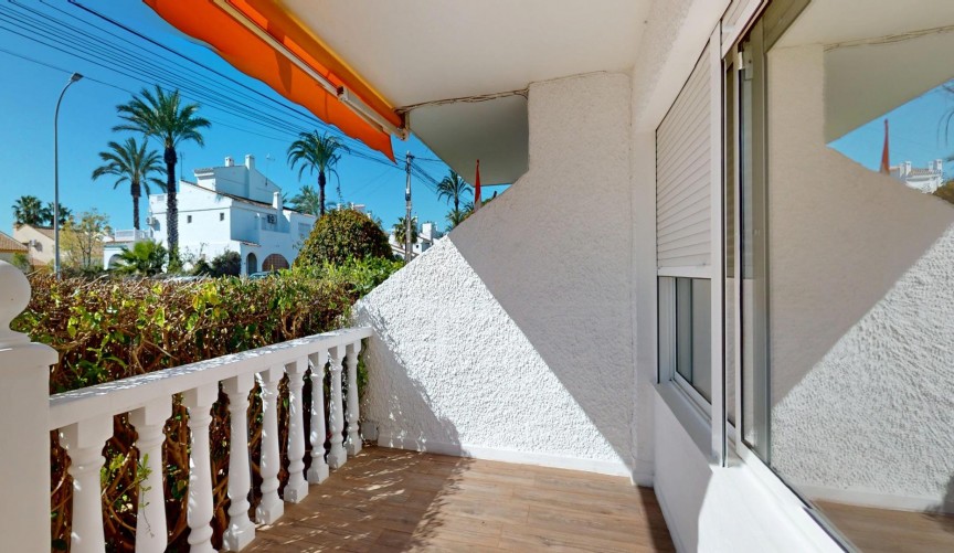 Återförsäljning - Bungalow -
Orihuela Costa - Villamartín