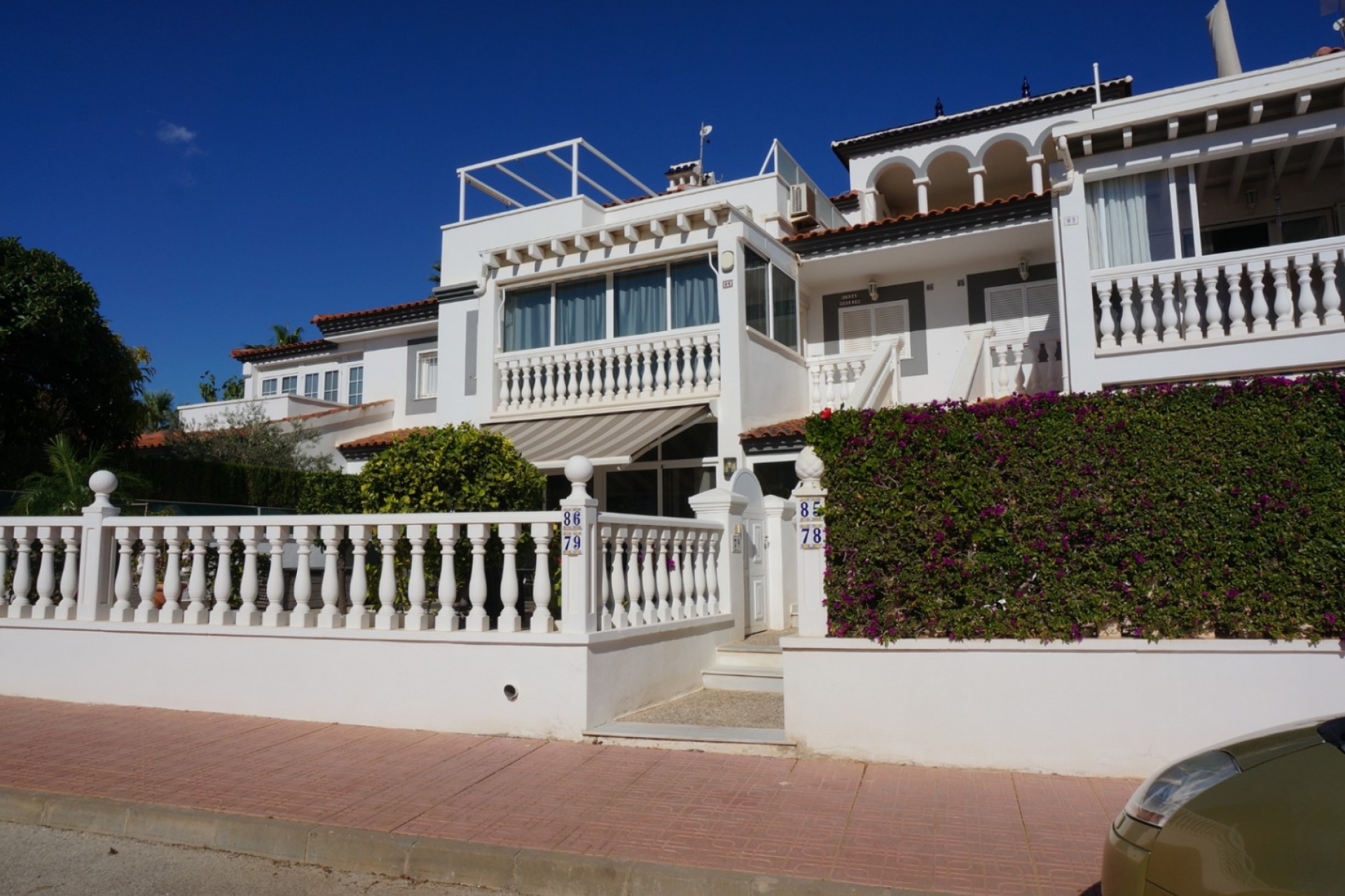 Återförsäljning - Bungalow -
Orihuela - Inland