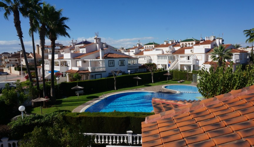 Återförsäljning - Bungalow -
Orihuela - Inland