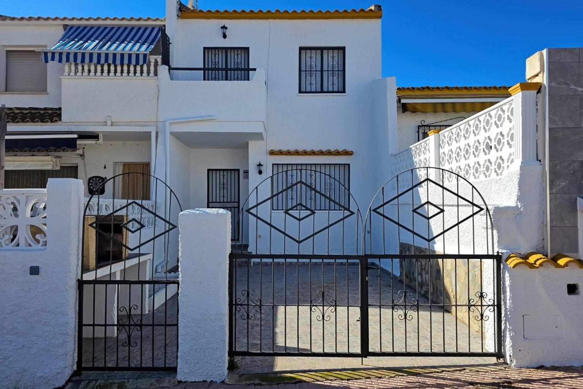 Återförsäljning - Bungalow -
Orihuela - Inland