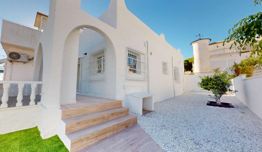 Återförsäljning - Bungalow -
Orihuela - Inland