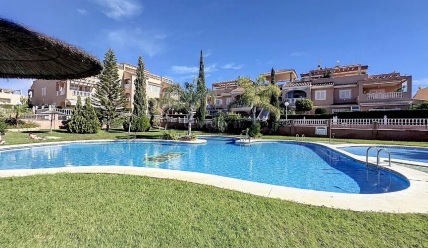 Återförsäljning - Bungalow -
Playa Flamenca - Costa Blanca