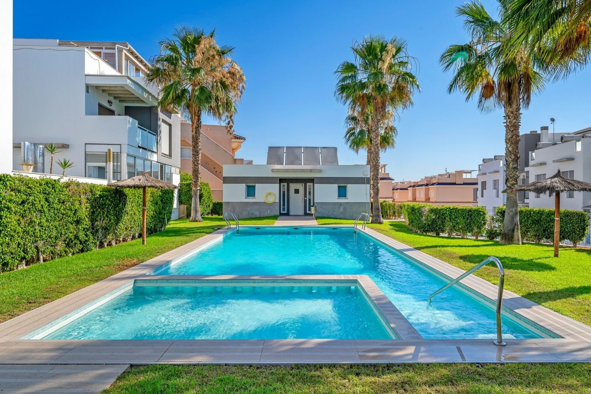 Återförsäljning - Bungalow -
Punta Prima - Costa Blanca