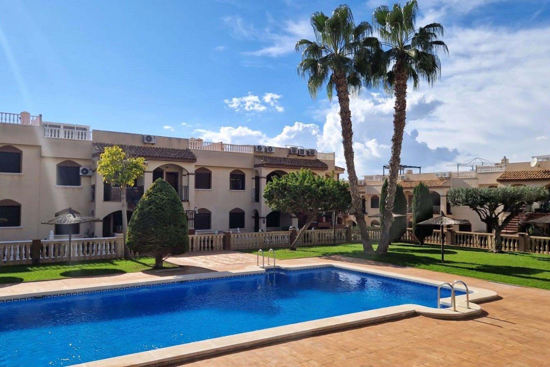 Återförsäljning - Bungalow -
Torrevieja - Aguas Nuevas 1