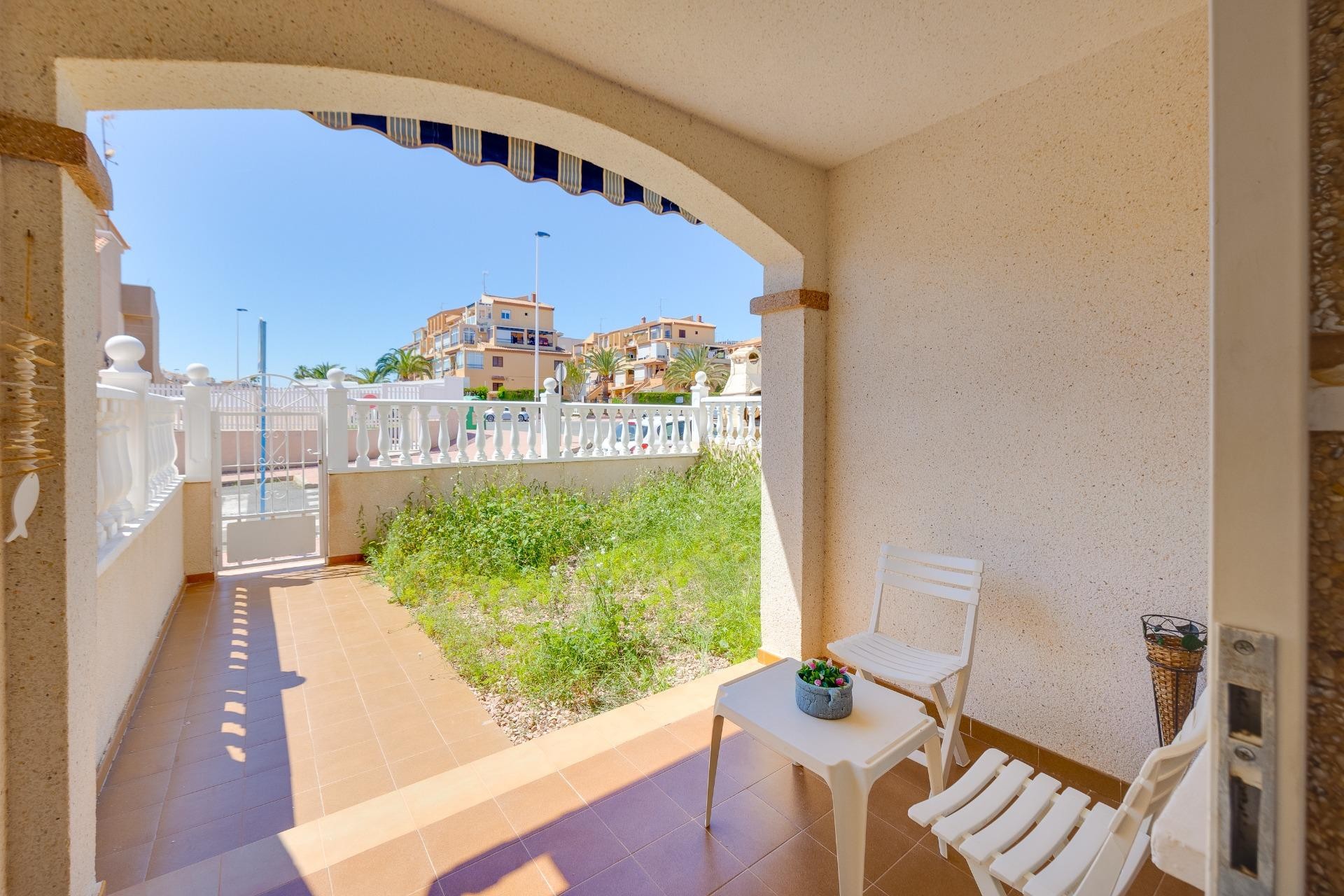Återförsäljning - Bungalow -
Torrevieja - Aguas Nuevas 1
