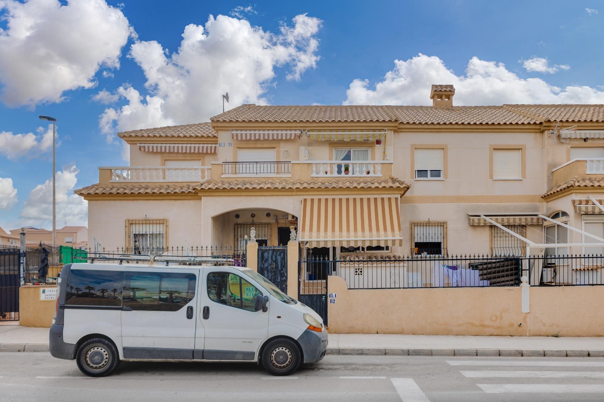 Återförsäljning - Bungalow -
Torrevieja - Aguas Nuevas 2