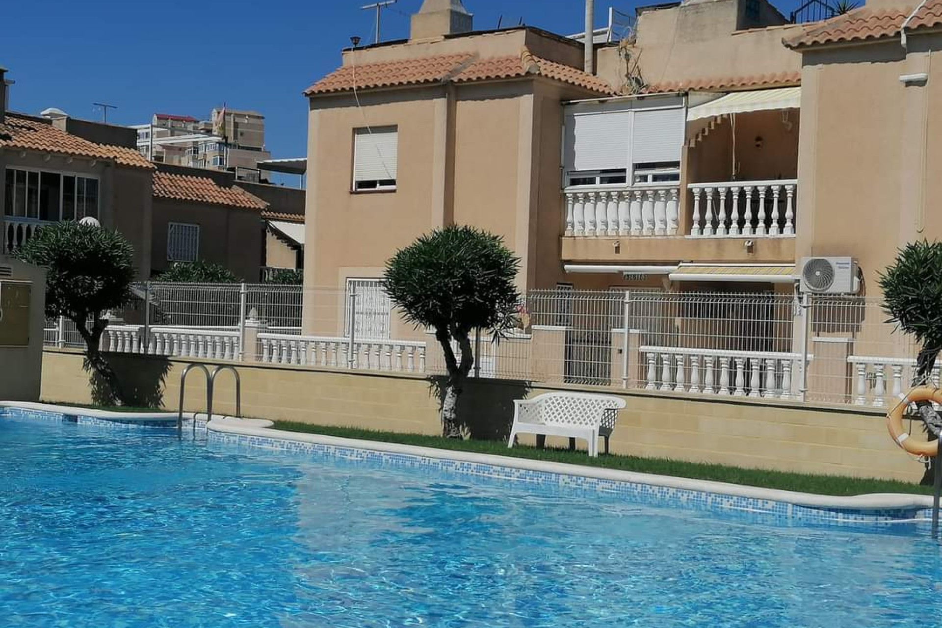 Återförsäljning - Bungalow -
Torrevieja - aguas nuevas