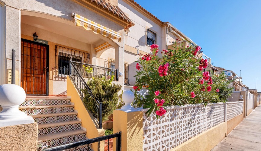 Återförsäljning - Bungalow -
Torrevieja - aguas nuevas