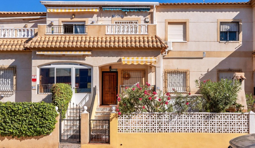 Återförsäljning - Bungalow -
Torrevieja - aguas nuevas