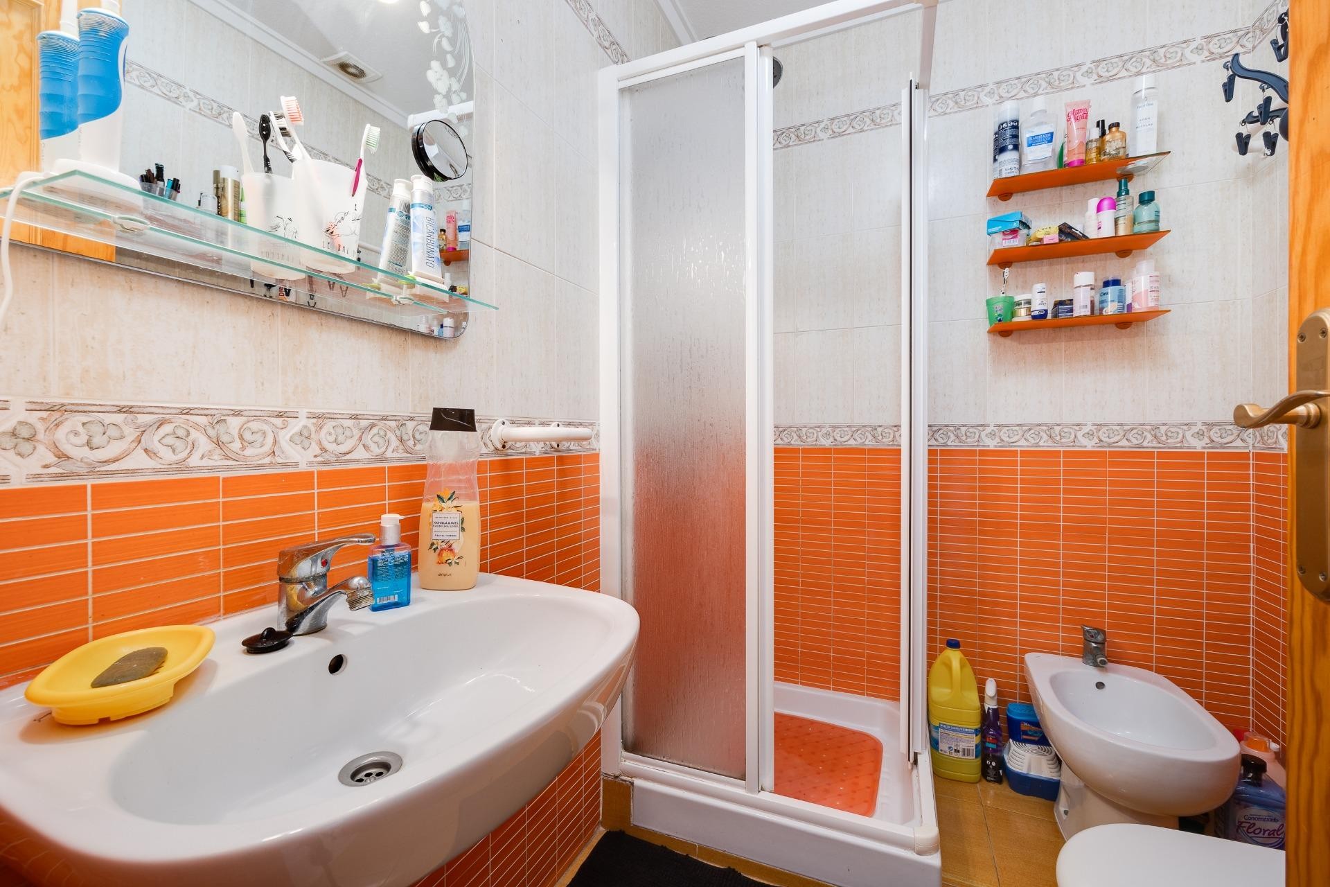 Återförsäljning - Bungalow -
Torrevieja - aguas nuevas