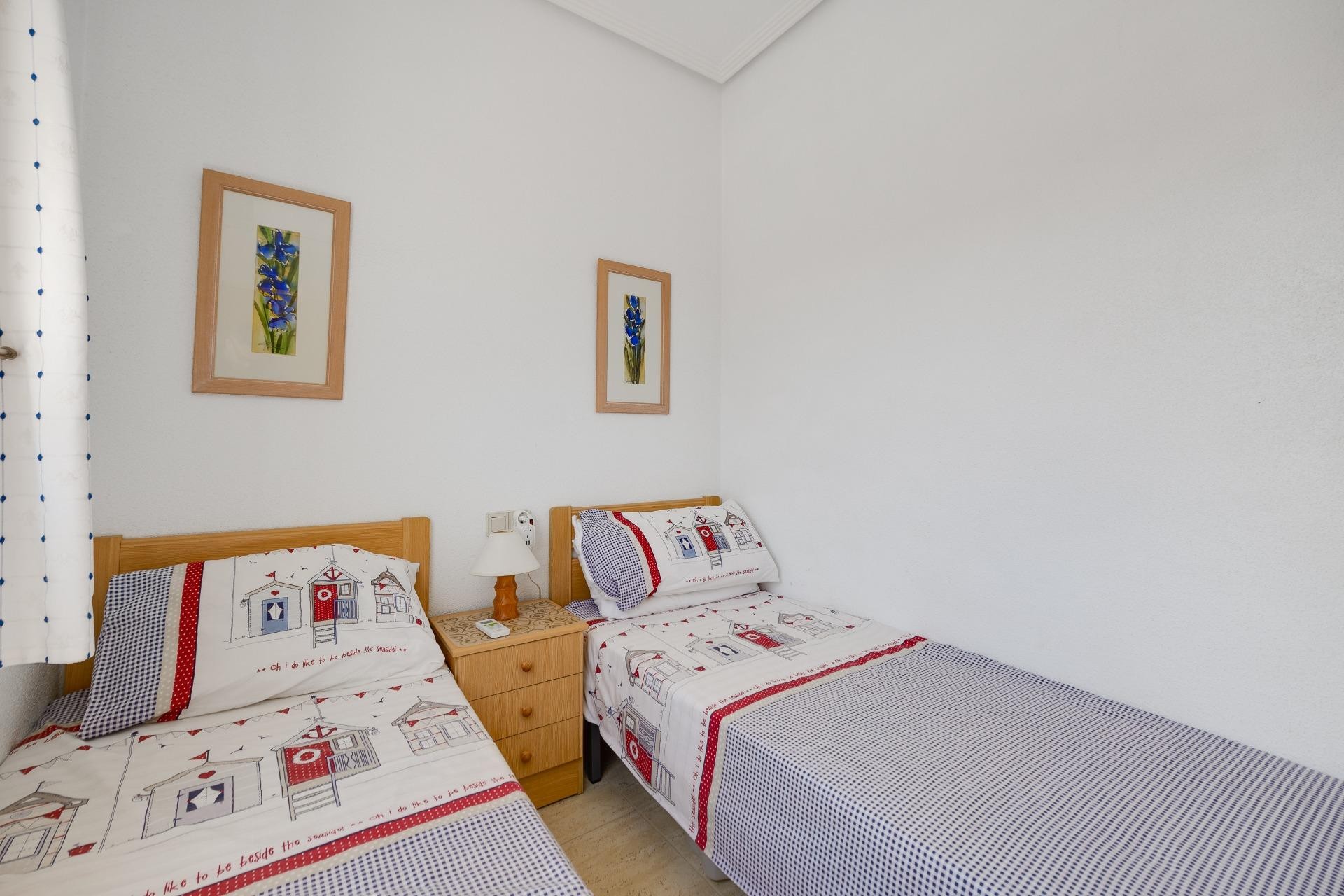 Återförsäljning - Bungalow -
Torrevieja - aguas nuevas