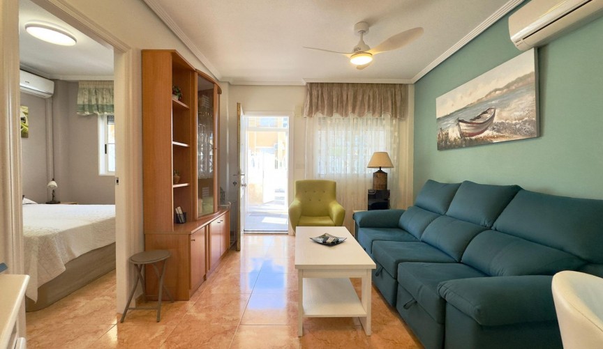 Återförsäljning - Bungalow -
Torrevieja - Centro