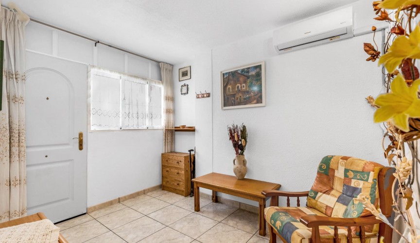 Återförsäljning - Bungalow -
Torrevieja - Centro