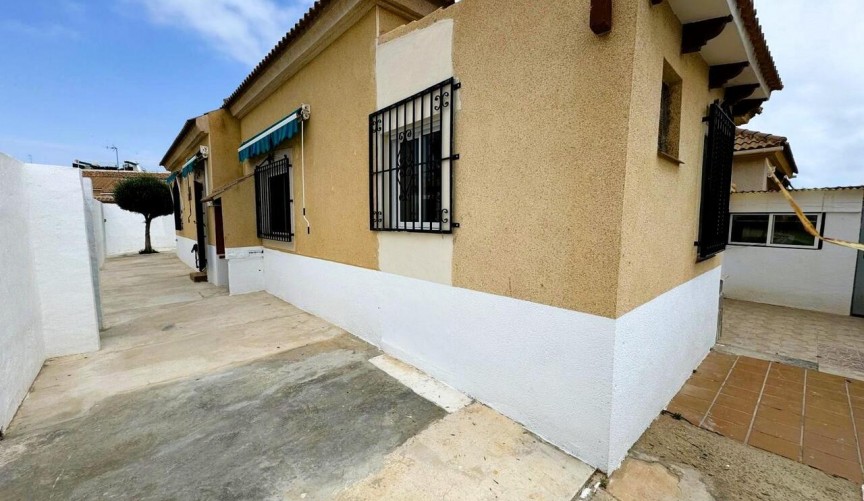 Återförsäljning - Bungalow -
Torrevieja - Costa Blanca