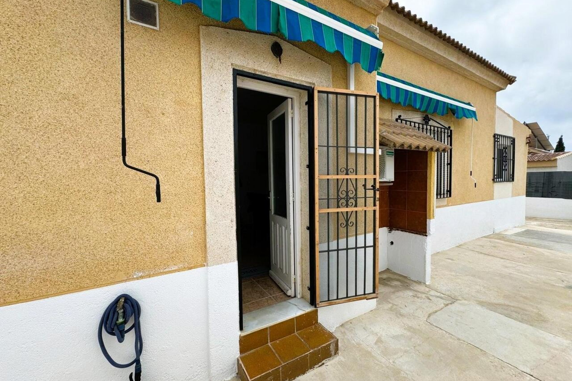 Återförsäljning - Bungalow -
Torrevieja - Costa Blanca