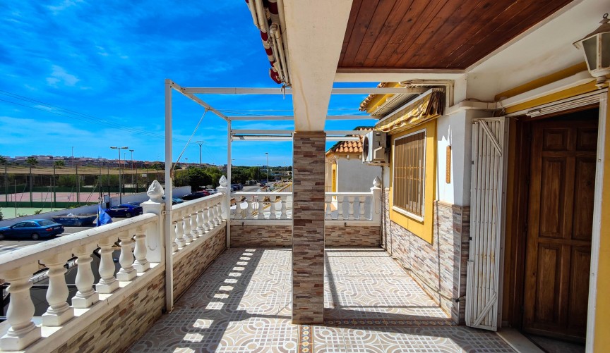 Återförsäljning - Bungalow -
Torrevieja - Costa Blanca