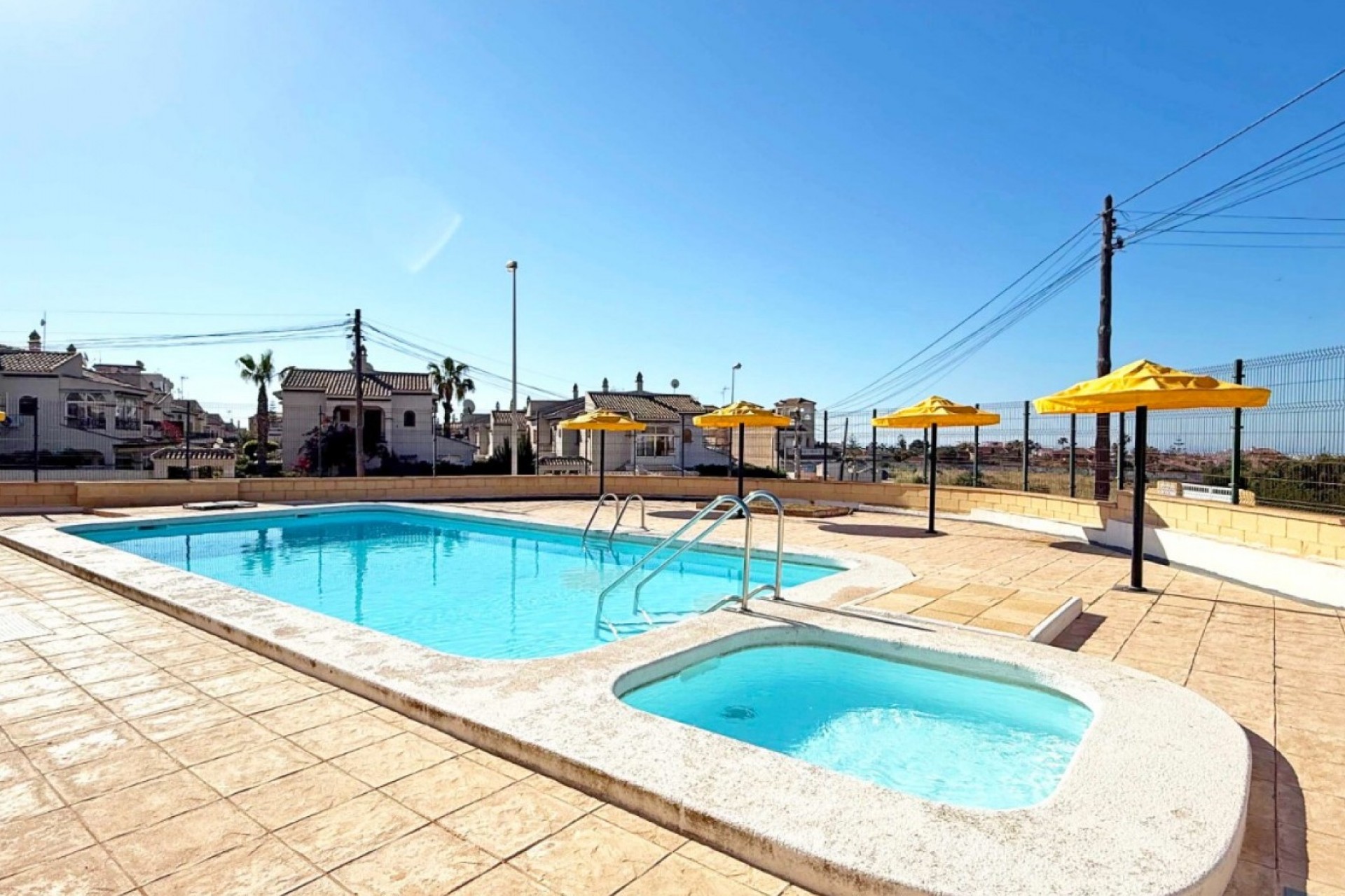 Återförsäljning - Bungalow -
Torrevieja - Costa Blanca