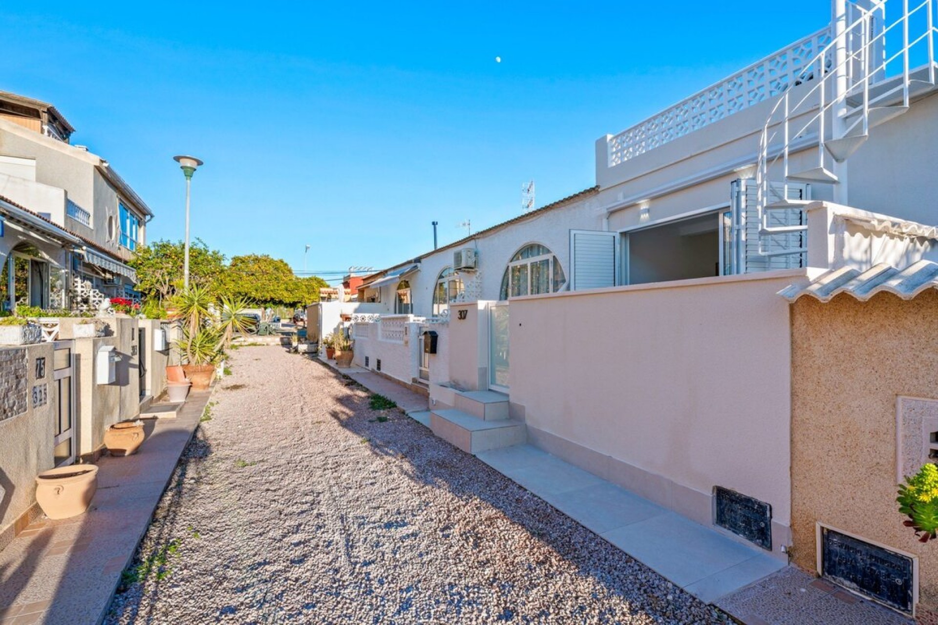 Återförsäljning - Bungalow -
Torrevieja - Costa Blanca