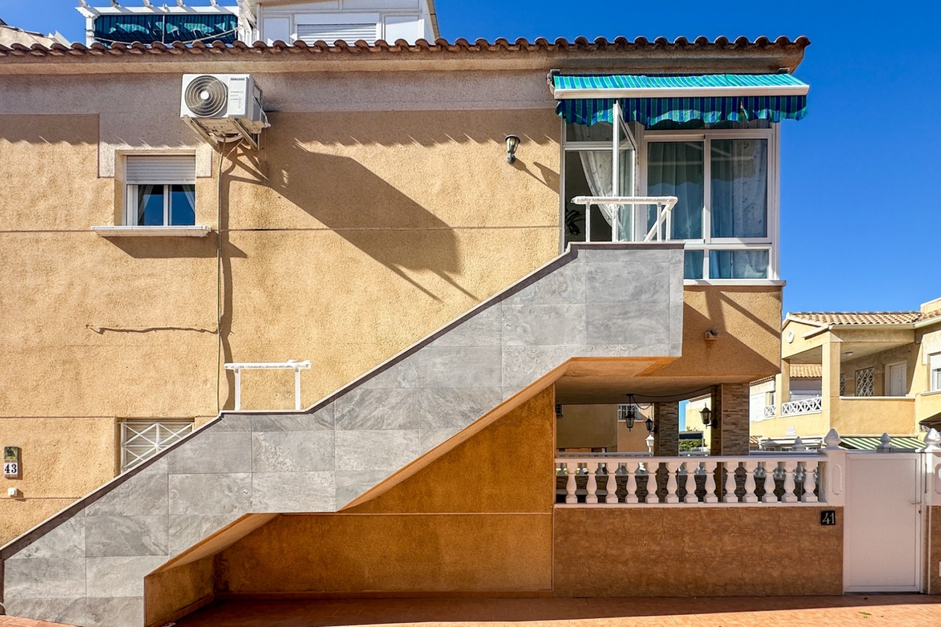 Återförsäljning - Bungalow -
Torrevieja - Costa Blanca