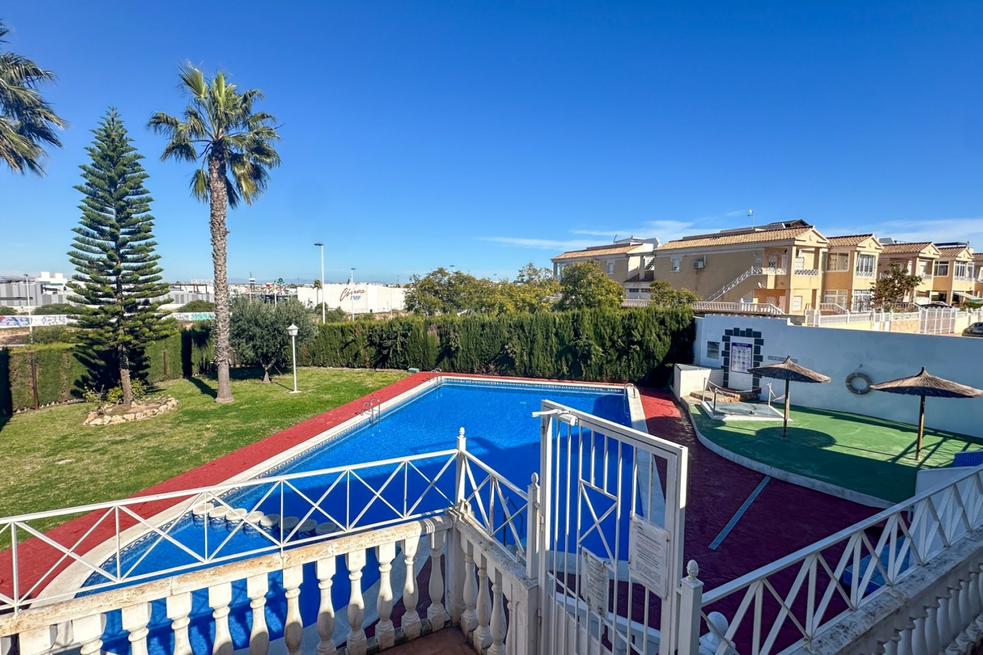 Återförsäljning - Bungalow -
Torrevieja - Costa Blanca