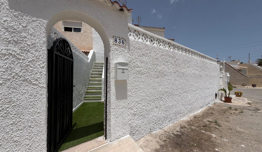 Återförsäljning - Bungalow -
Torrevieja - El Limonar
