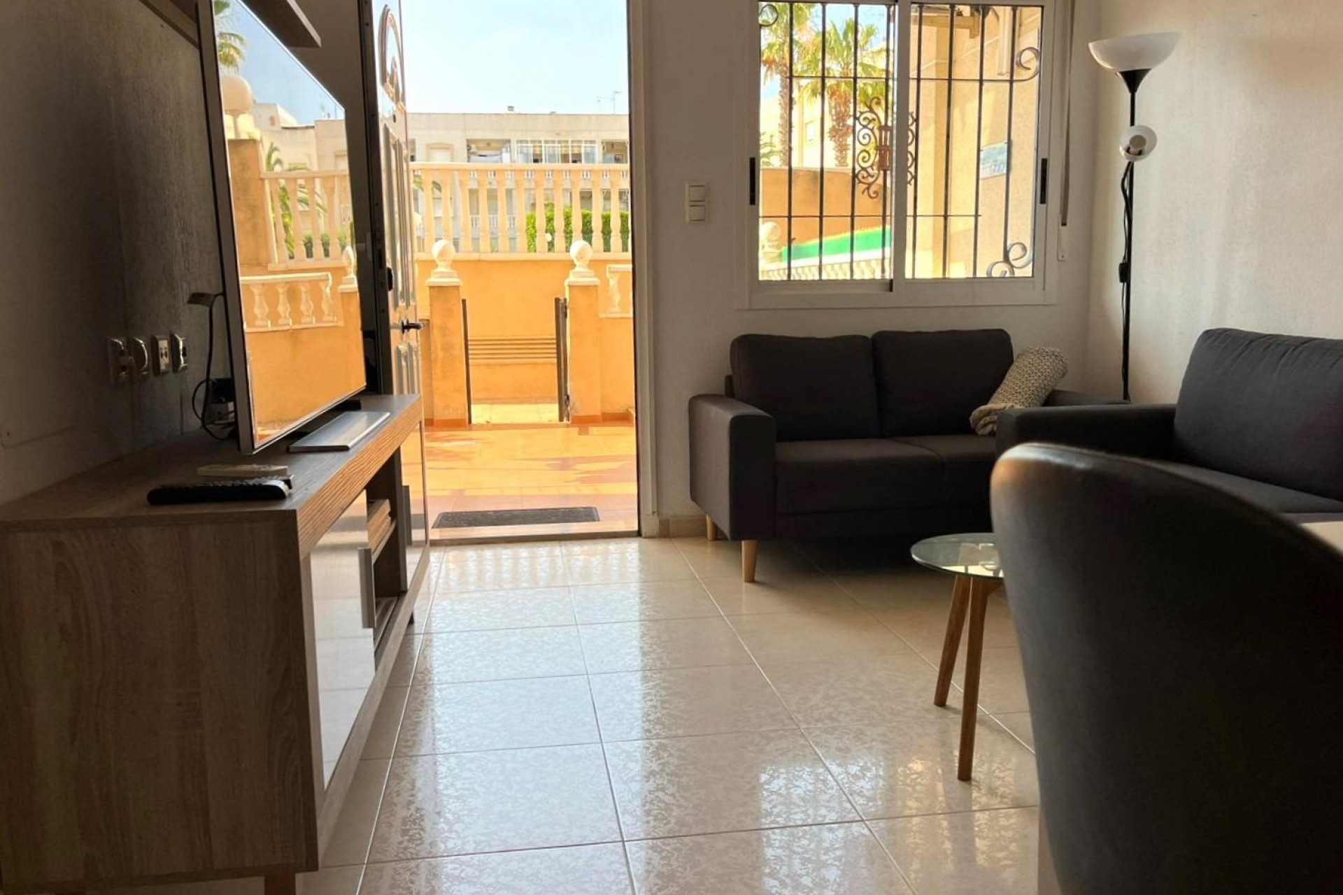 Återförsäljning - Bungalow -
Torrevieja - Estacion De Autobuses