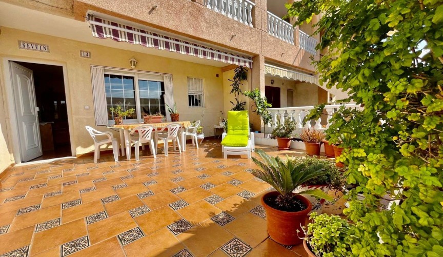 Återförsäljning - Bungalow -
Torrevieja - La Mata