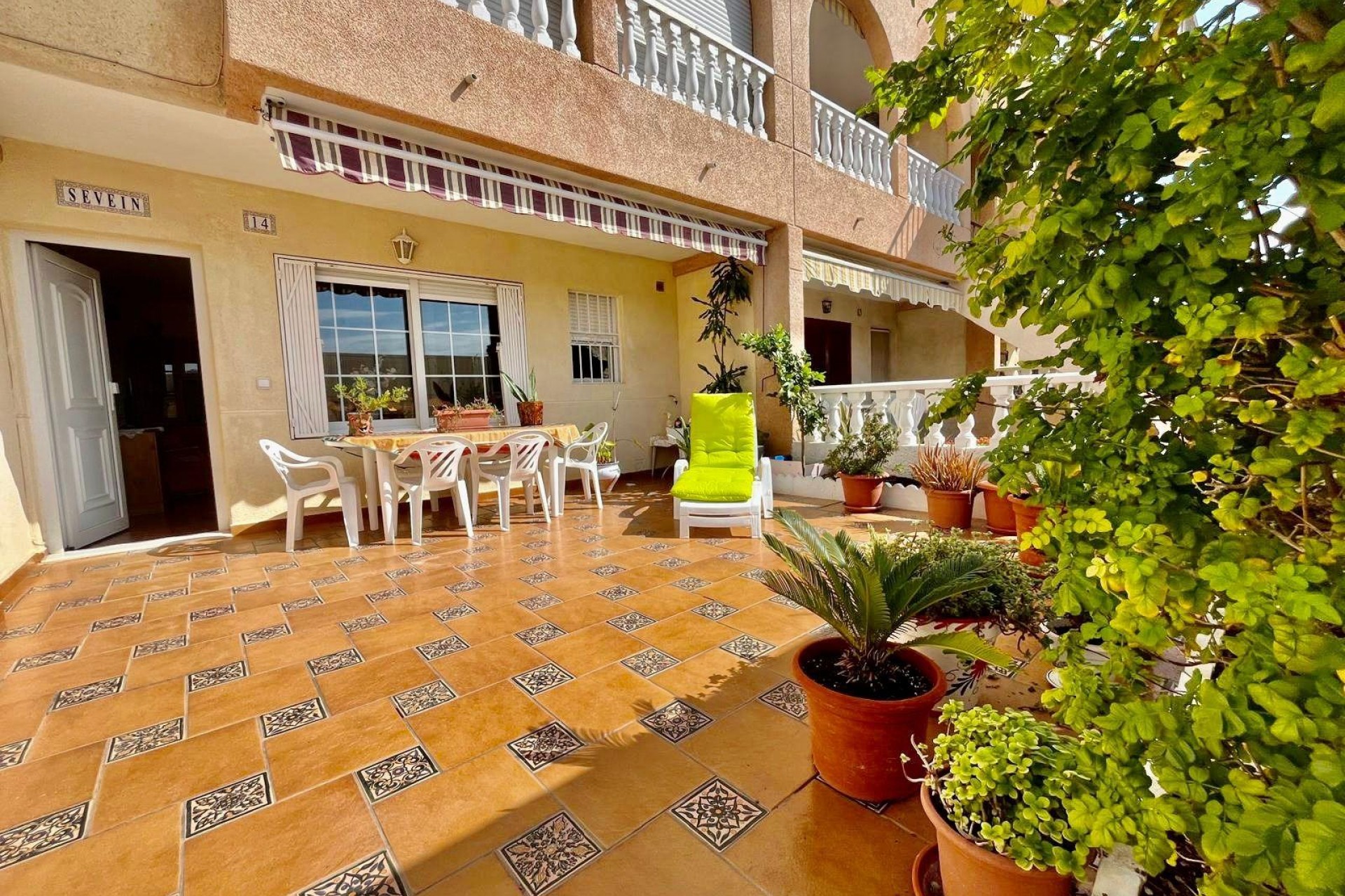 Återförsäljning - Bungalow -
Torrevieja - La Mata