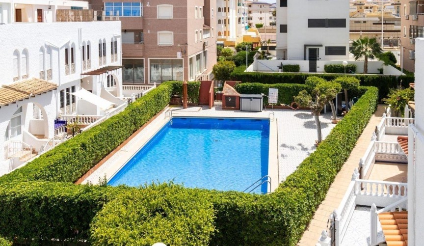 Återförsäljning - Bungalow -
Torrevieja - La Mata