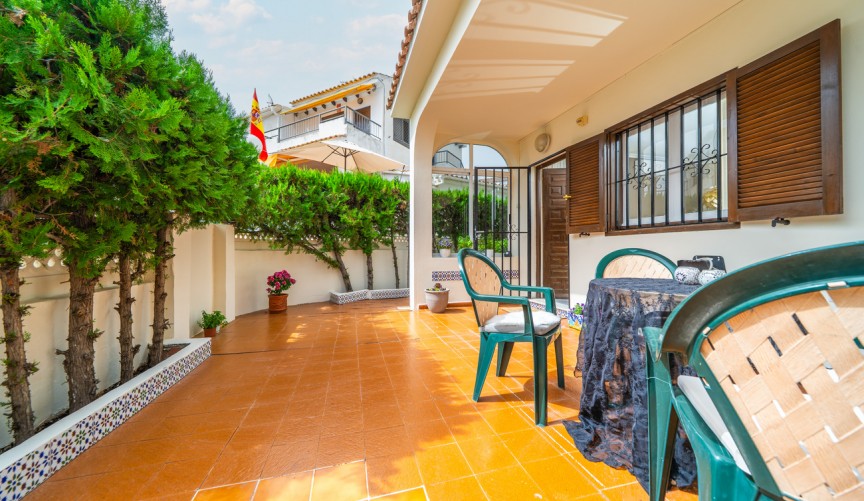 Återförsäljning - Bungalow -
Torrevieja - La Mata