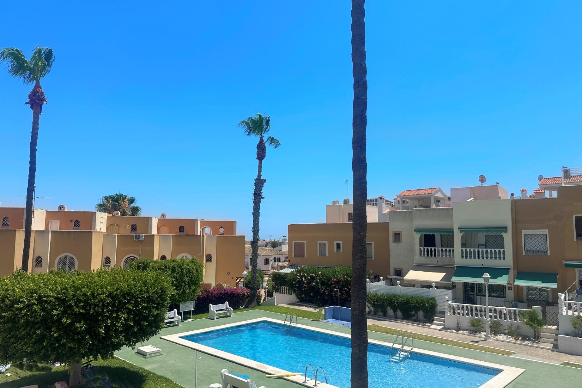 Återförsäljning - Bungalow -
Torrevieja - La Mata