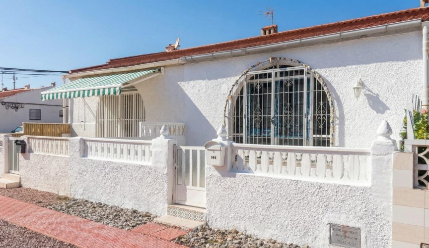 Återförsäljning - Bungalow -
Torrevieja - La Siesta - El Salado - Torreta