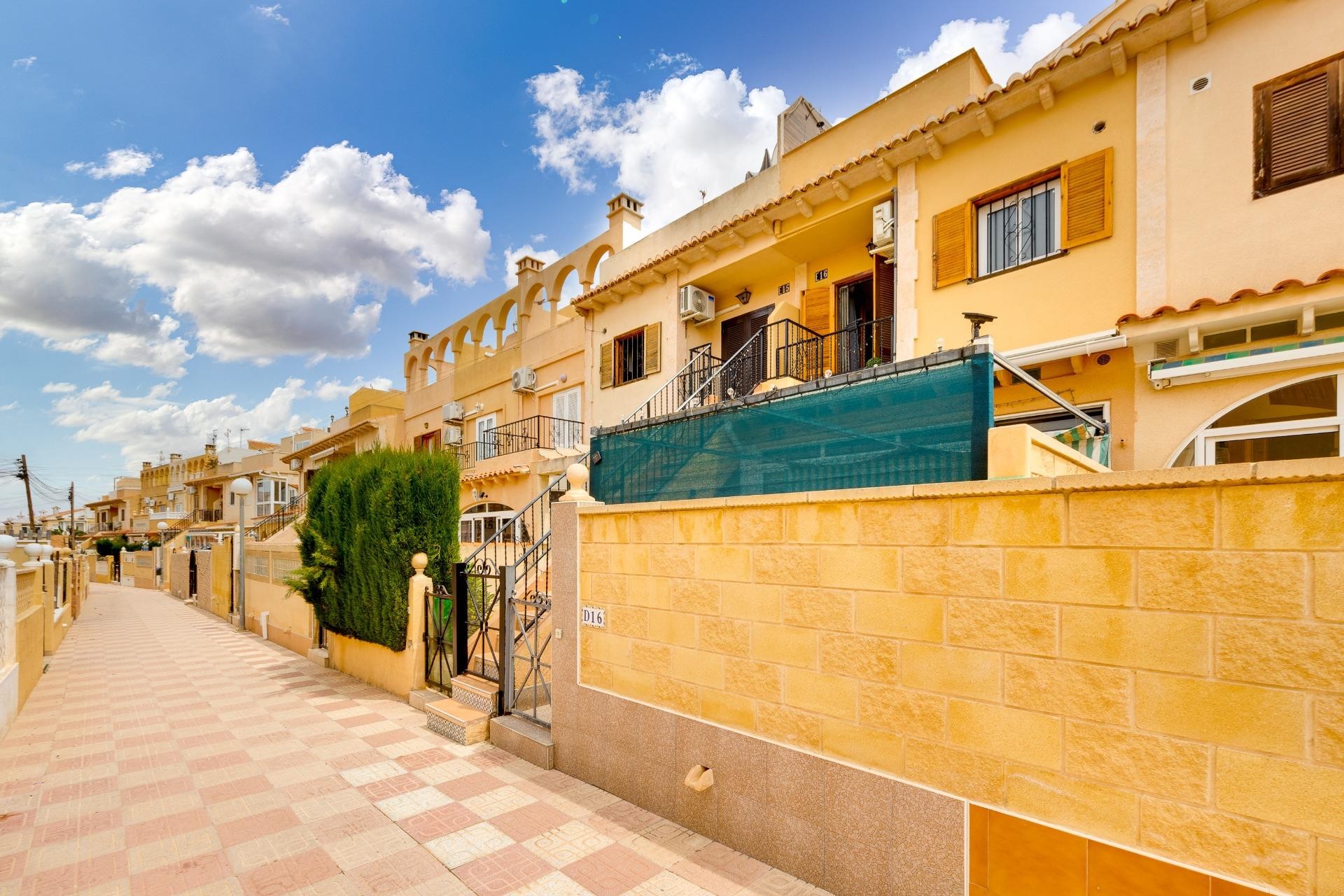 Återförsäljning - Bungalow -
Torrevieja - La Siesta - El Salado - Torreta
