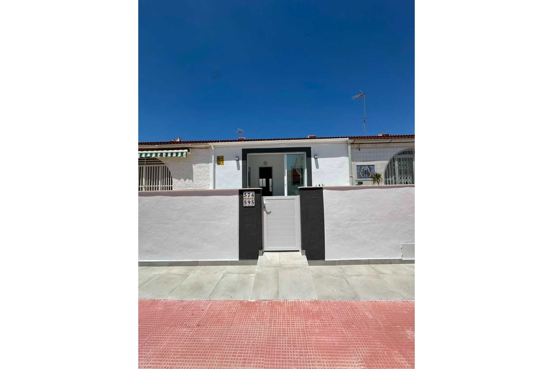 Återförsäljning - Bungalow -
Torrevieja - La Siesta - El Salado - Torreta