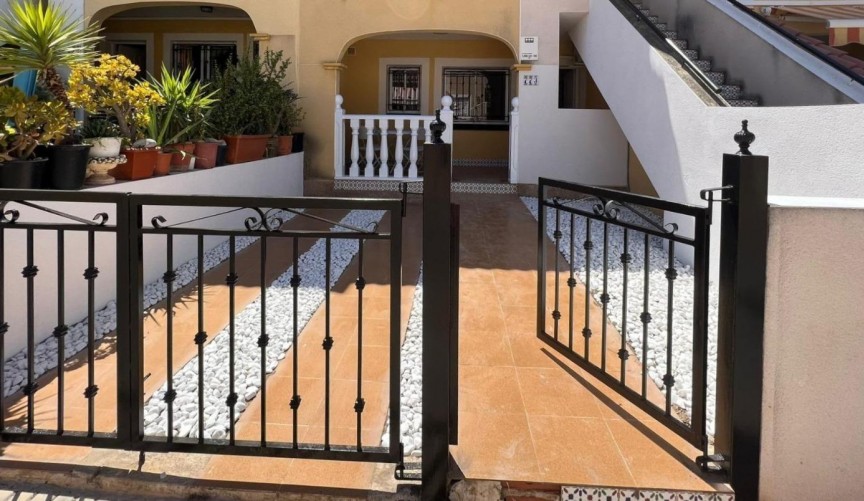 Återförsäljning - Bungalow -
Torrevieja - Los Balcones - Los Altos del Edén