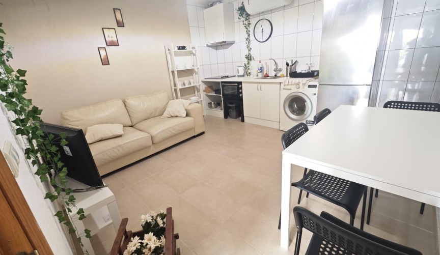 Återförsäljning - Bungalow -
Torrevieja - Playa del Cura