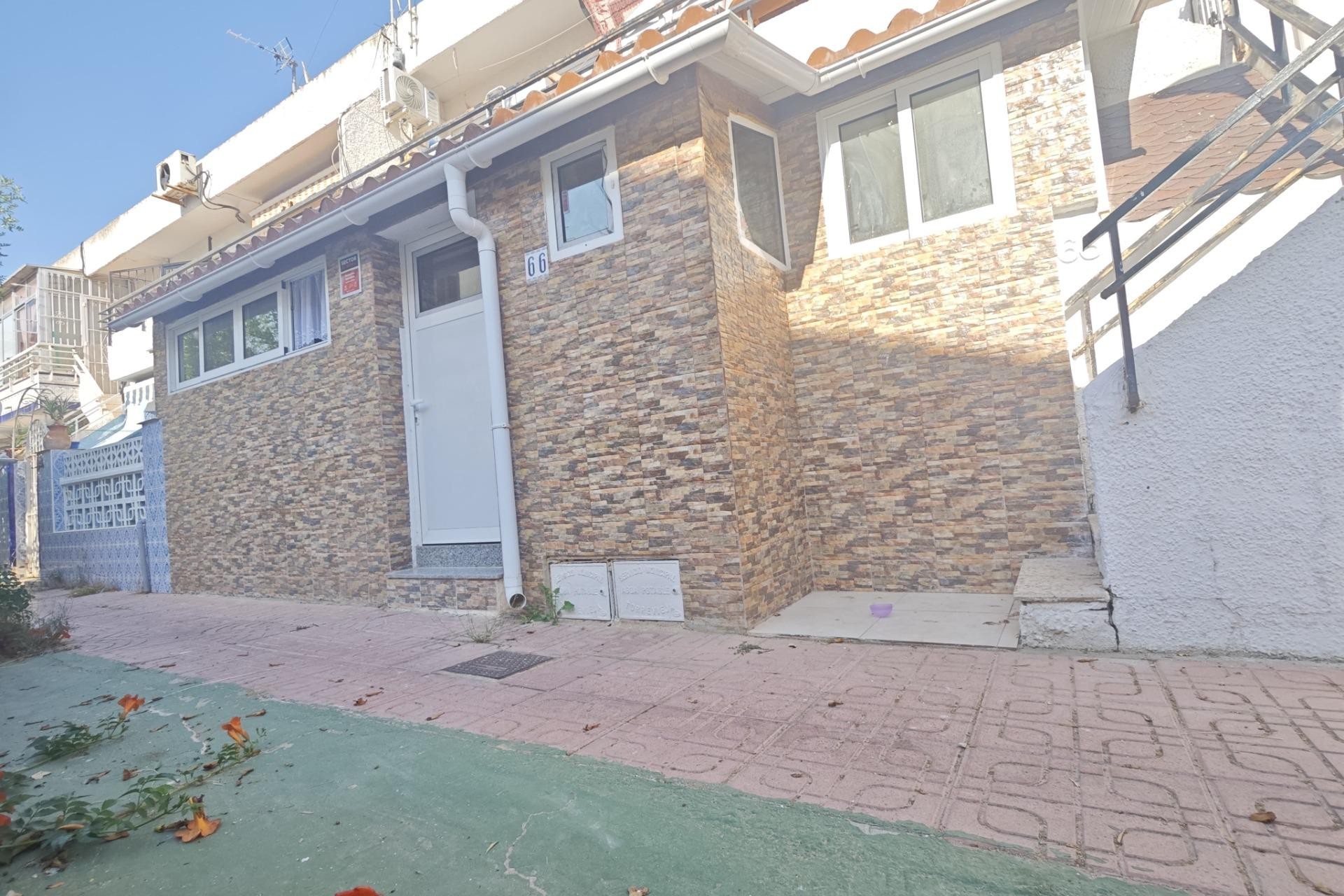 Återförsäljning - Bungalow -
Torrevieja - Playa del Cura