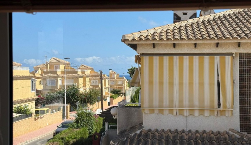 Återförsäljning - Bungalow -
Torrevieja - Punta Prima