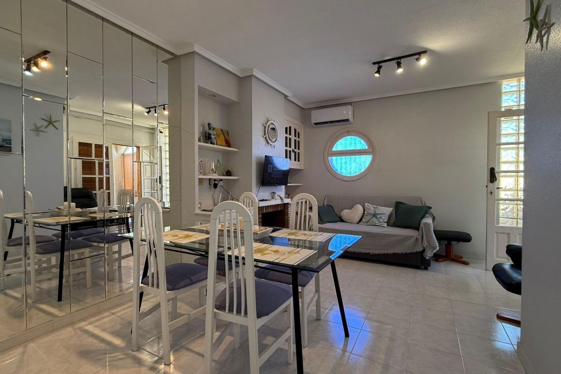 Återförsäljning - Bungalow -
Torrevieja - Punta Prima