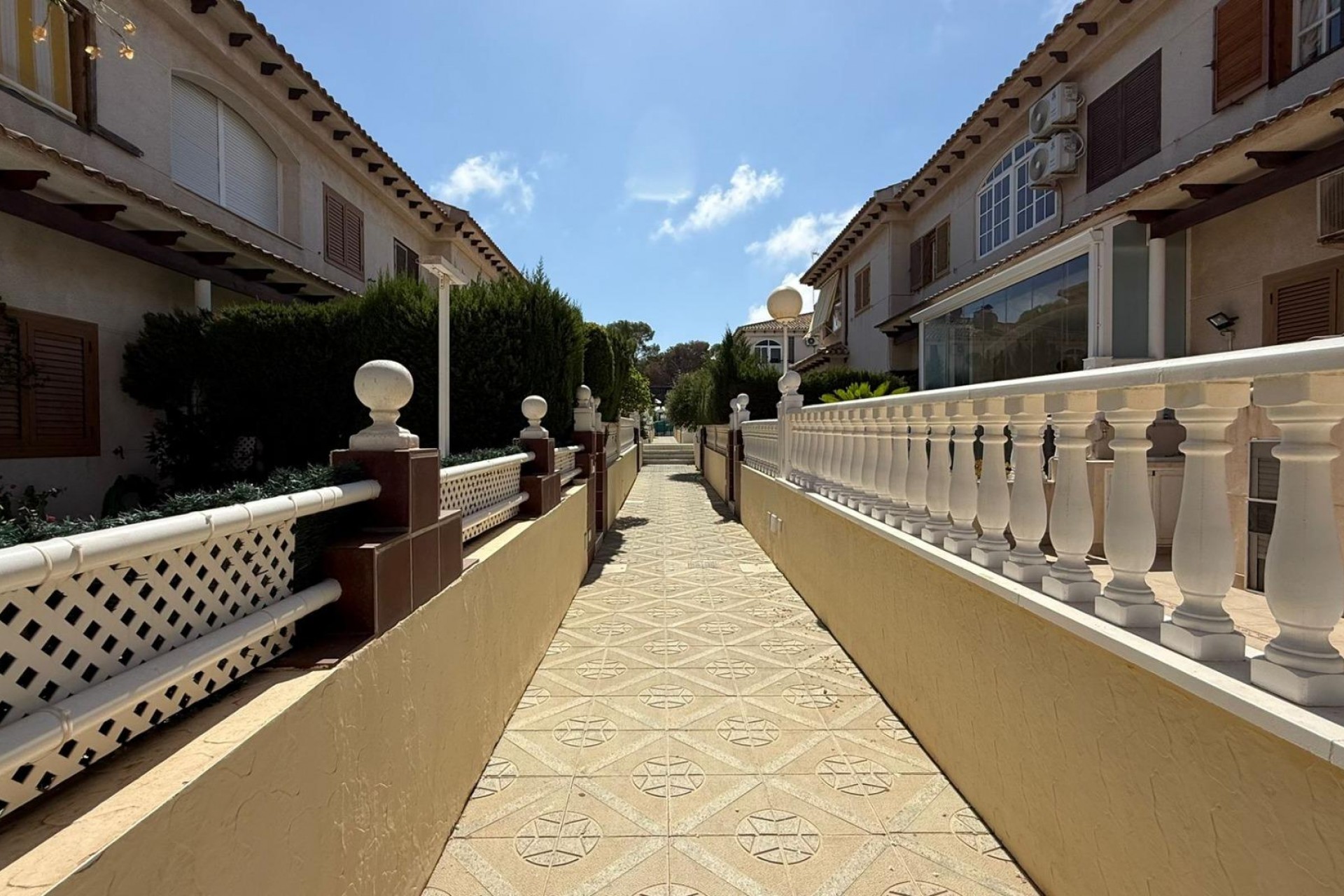 Återförsäljning - Bungalow -
Torrevieja - Punta Prima