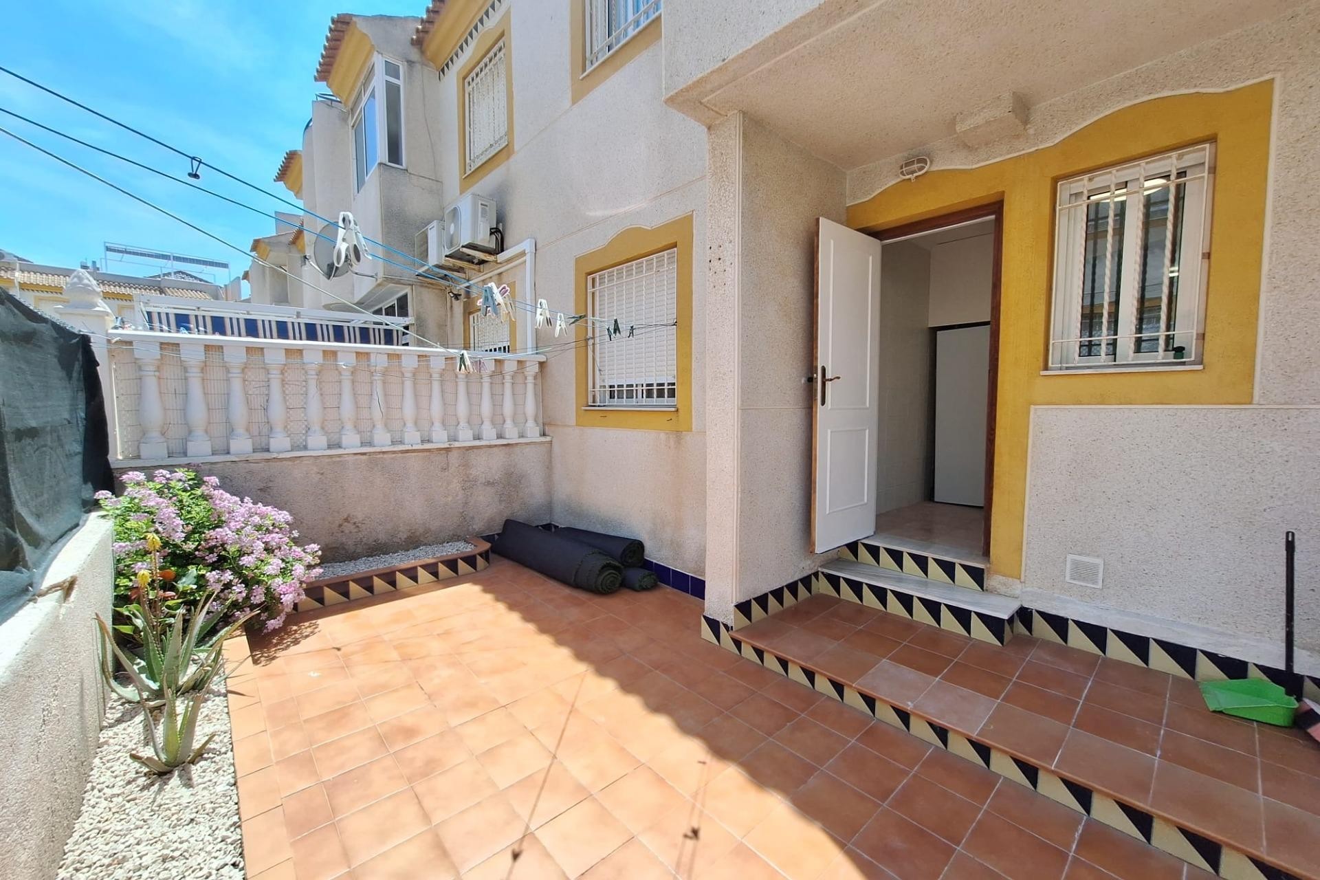 Återförsäljning - Bungalow -
Torrevieja - Sector 25