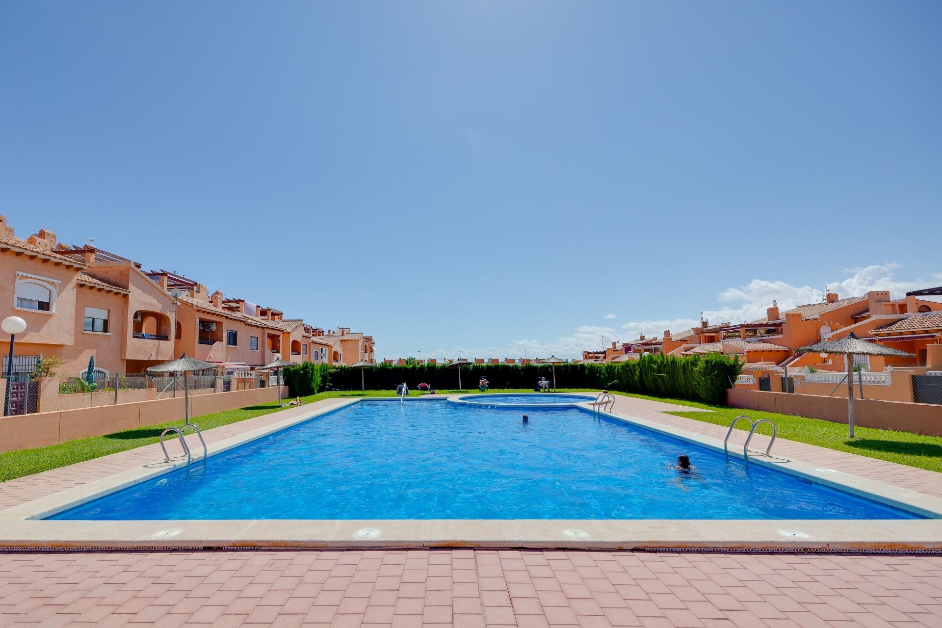 Återförsäljning - Bungalow -
Torrevieja - Torrejón