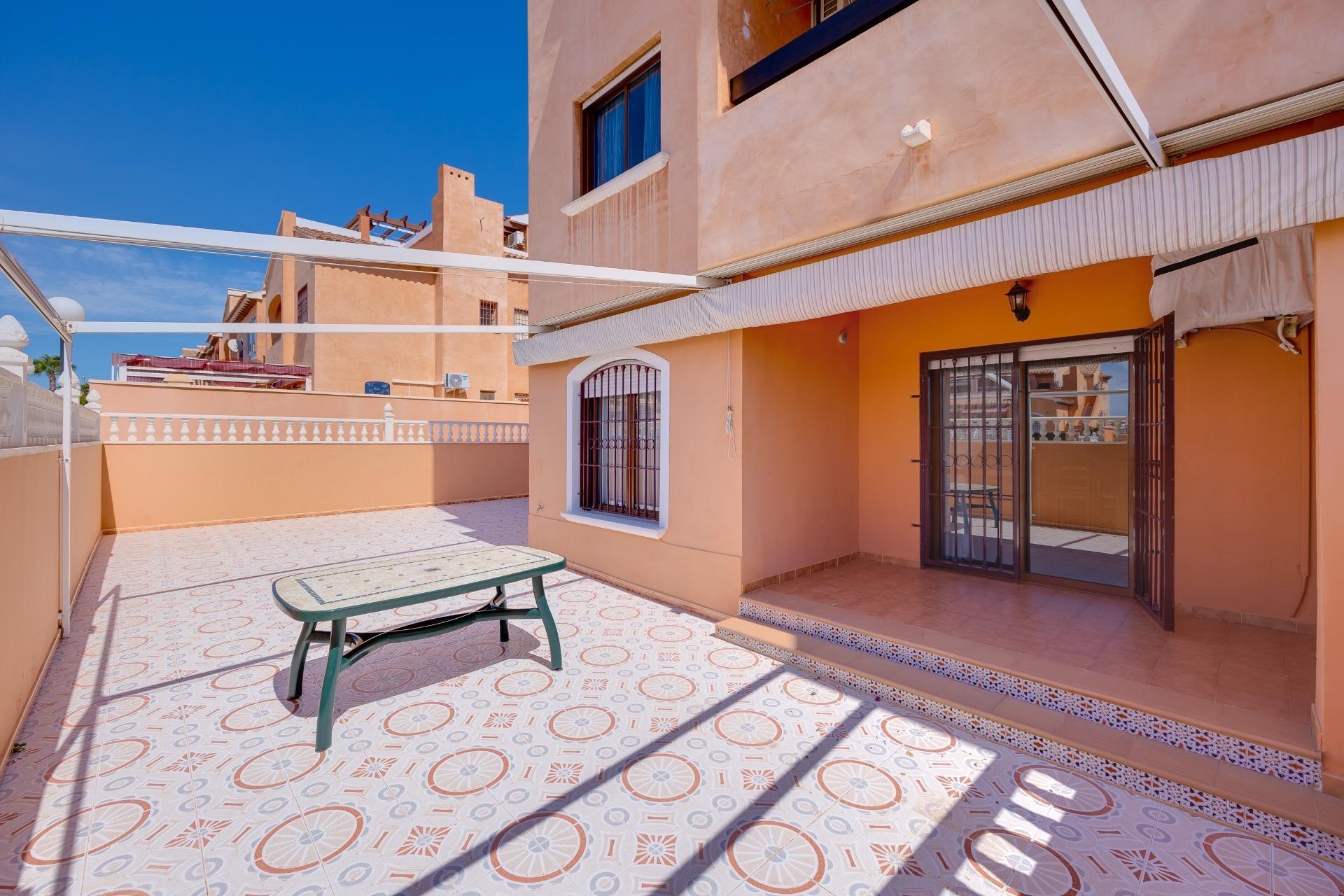 Återförsäljning - Bungalow -
Torrevieja - Torrejón