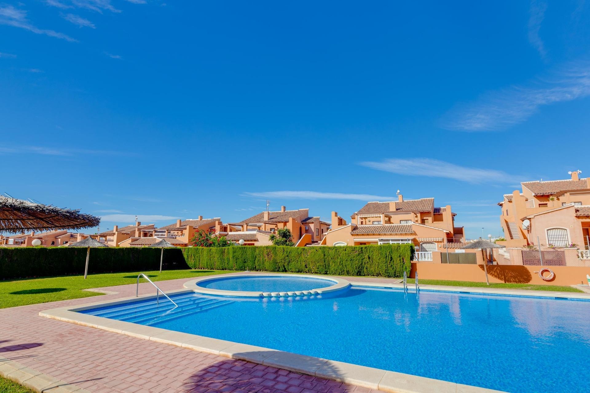 Återförsäljning - Bungalow -
Torrevieja - Torrejón