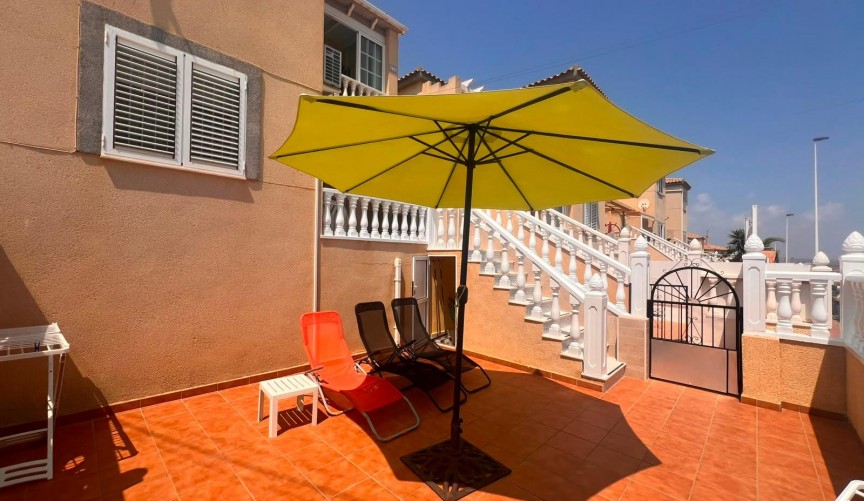 Återförsäljning - Bungalow -
Torrevieja - Torrejón