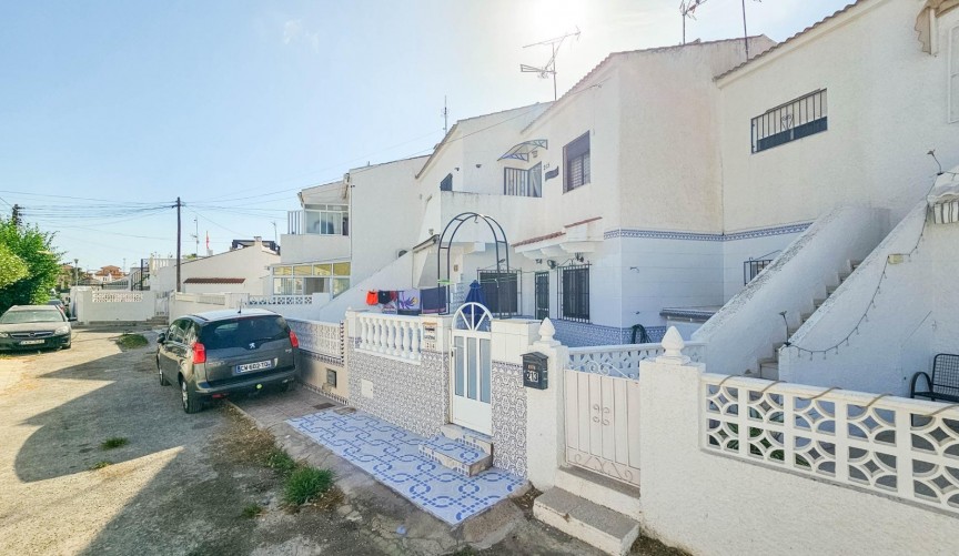 Återförsäljning - Bungalow -
Torrevieja - Torretas