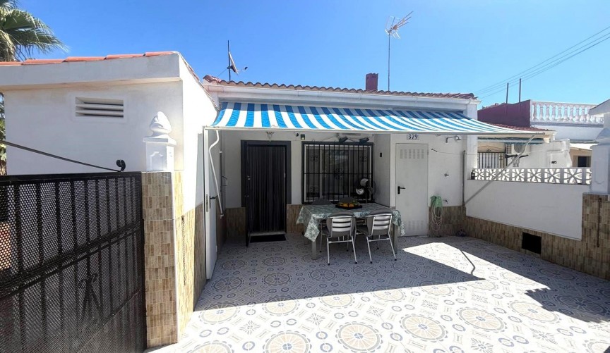 Återförsäljning - Bungalow -
Torrevieja - Torretas
