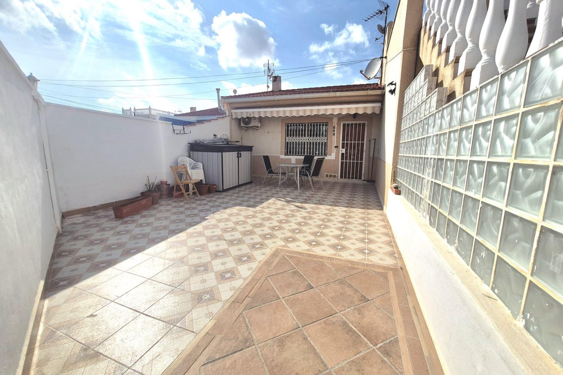 Återförsäljning - Bungalow -
Torrevieja - Torretas