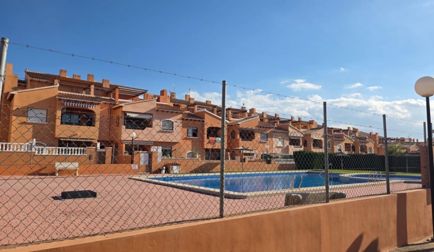 Återförsäljning - Bungalow -
Torrevieja - Zona Los Frutales
